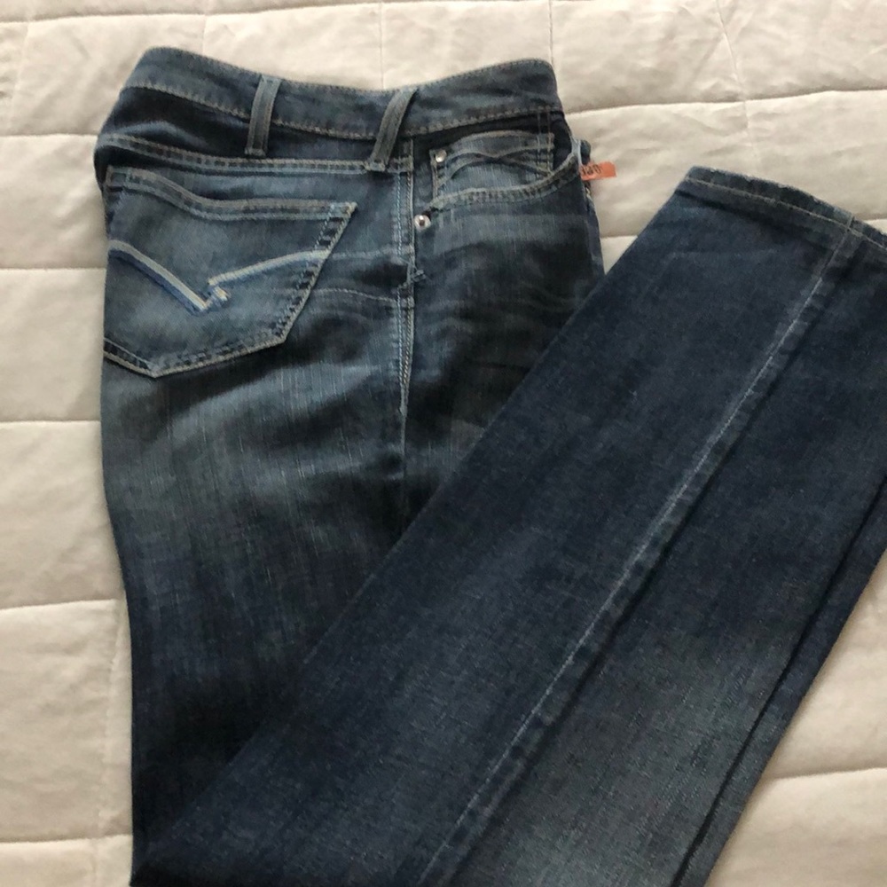 Almost new! Ariat ladies jeans. Size 27x33 straight leg.